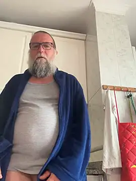 noitelivre (M mature) - Get naked