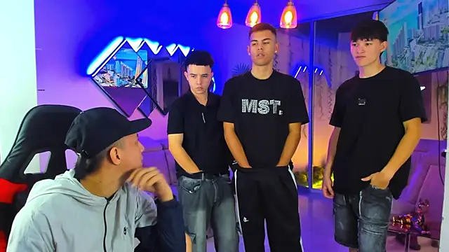 Houseofwarrios's live cam