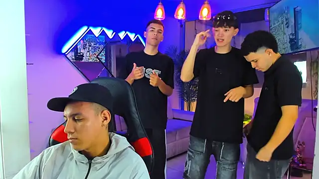 Houseofwarrios webcam