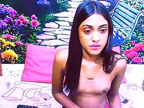IndianPretty14u2Luv webcam