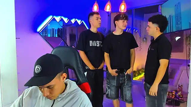 Houseofwarrios webcam