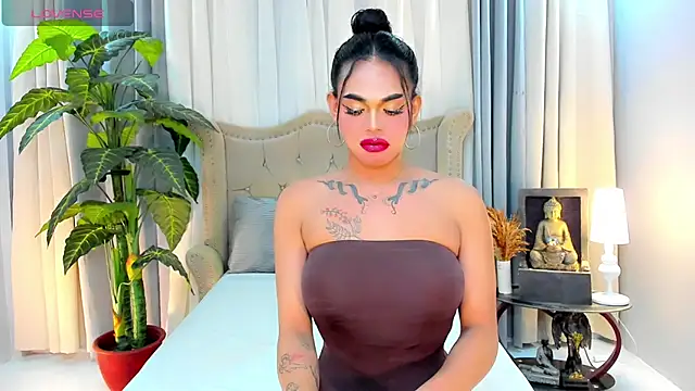 MochaliciousTransOnTop webcam