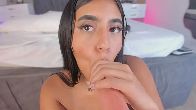 victoria_figueroa live sex cam