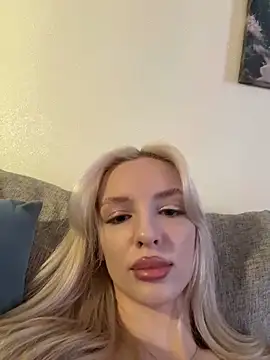 AleksaBlonde webcam