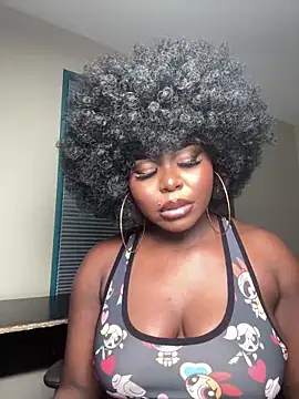 WomanNextdoor1 webcam