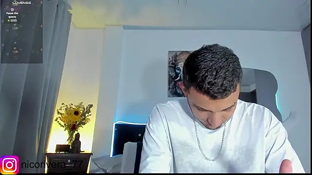 nico_rivera webcam