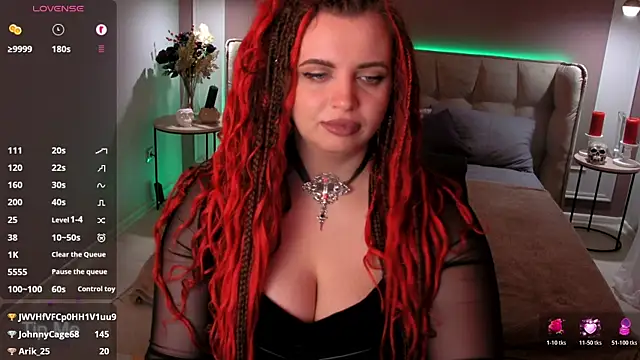 Miss_Maya_Mils webcam