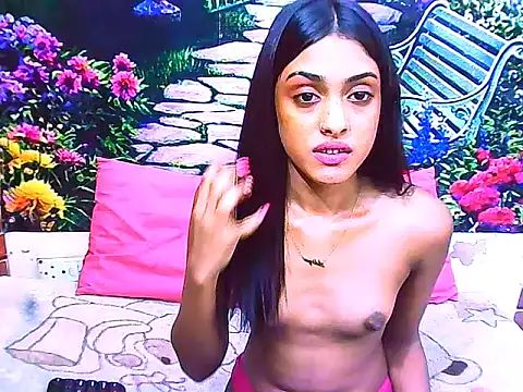 IndianPretty14u2Luv webcam