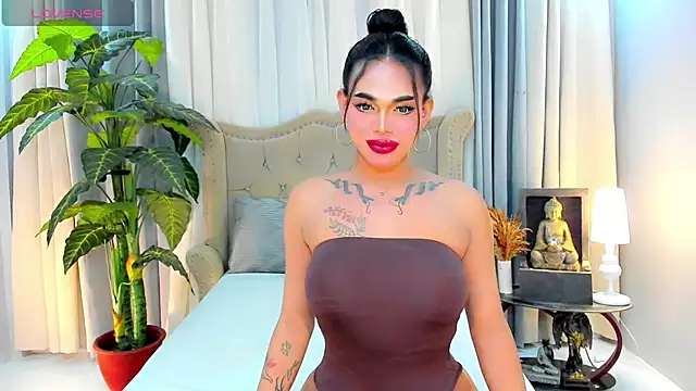 MochaliciousTransOnTop webcam