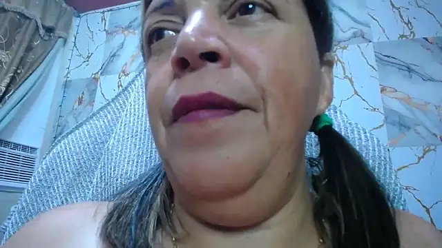 alina_maturehot webcam