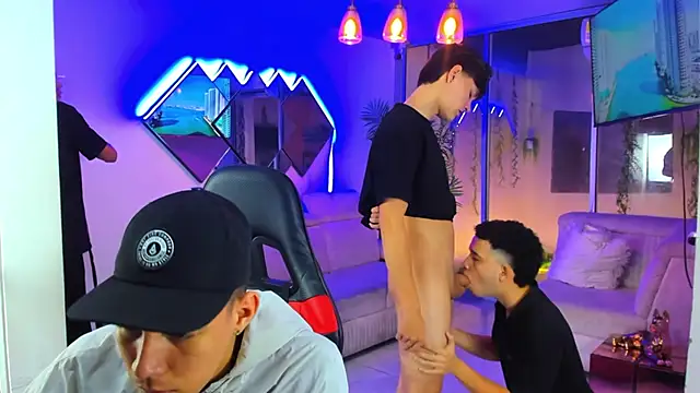 Houseofwarrios webcam