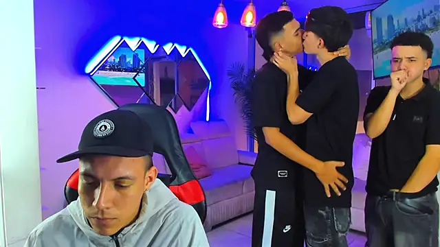 Houseofwarrios webcam