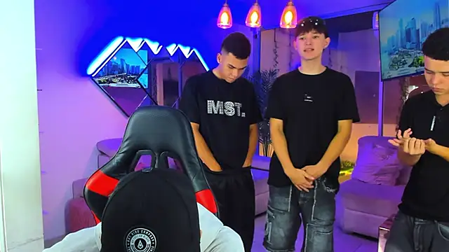 Houseofwarrios webcam