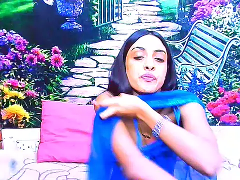 IndianPretty14u2Luv webcam