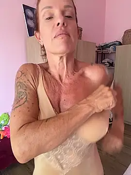 mommyselenafit_ webcam