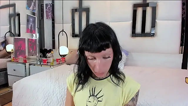 MadisonWood01's room