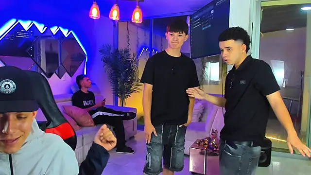 Houseofwarrios webcam