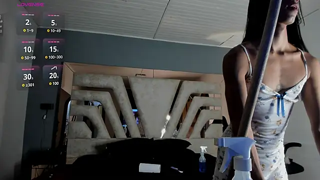 REINA_ADAHARA webcam