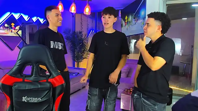 Houseofwarrios webcam