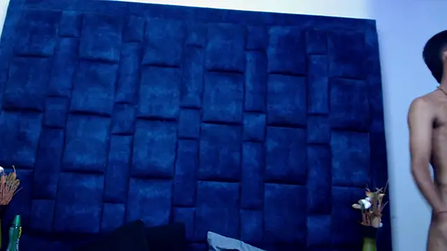 GroupNoLimits's live cam