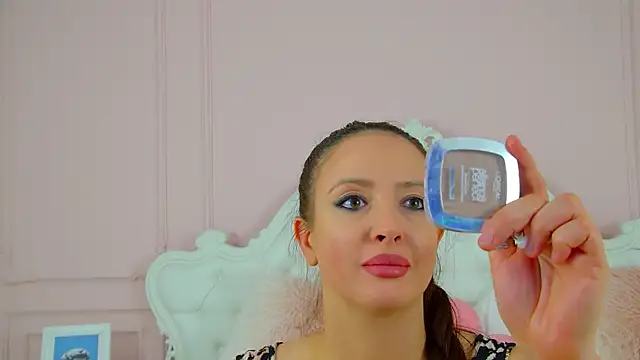 ElinaBellucci webcam