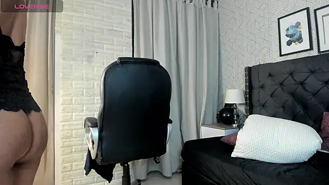 scarletbaker_ webcam