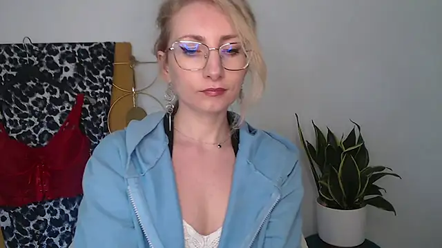 CinderellaMoon webcam