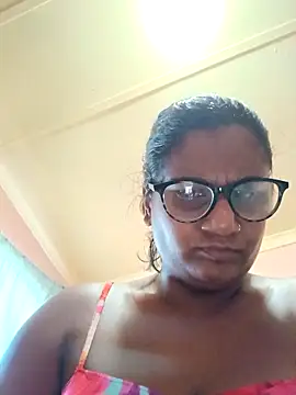 indianstrawberrylips4u webcam