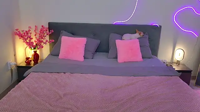 moneyforPeaches webcam