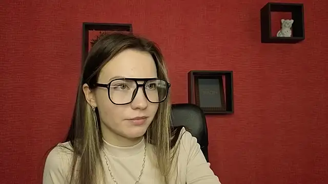 AliceAdama webcam