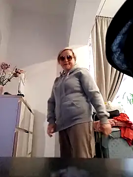 svetlysvet - Svetlysvet's free webcam - UK Sex Cams