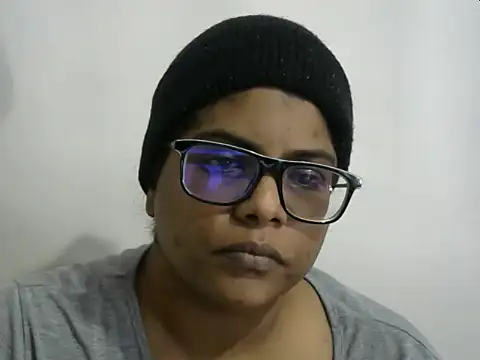 Sultryindianx100 webcam