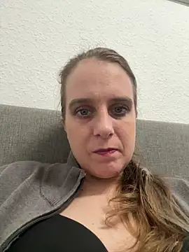 Webcam Model (Chantalee)  is live.Free join now!