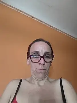 dettybitch40 - Dettybitch40's free webcam - UK Sex Cams