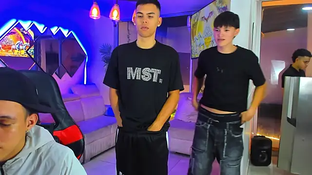 Houseofwarrios webcam