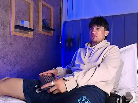 The_BossCrown webcam