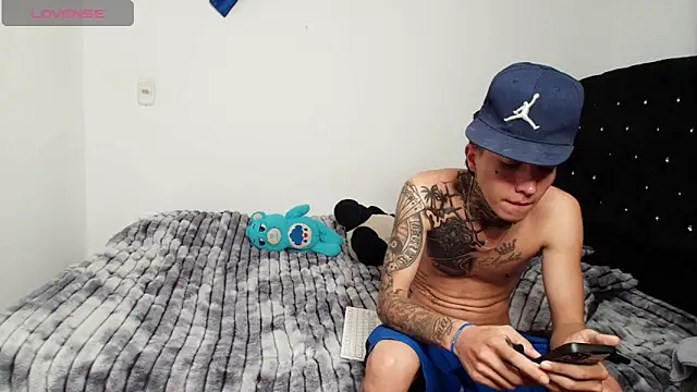 Kitty_and_jake webcam