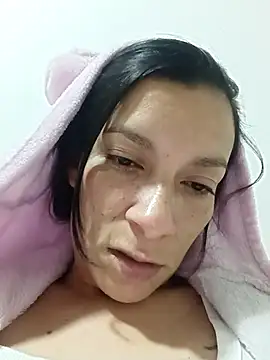 Webcam Model (VelvetKiM_91)  is live.Free join now!