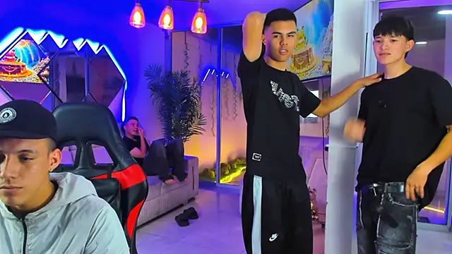 Houseofwarrios webcam