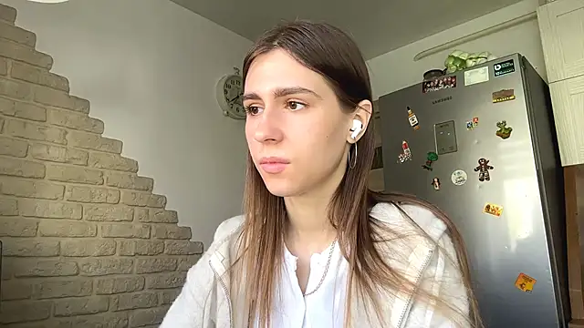 elsiekuhlmann (F teen) - touch my neck