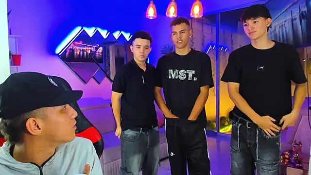 Houseofwarrios webcam