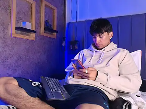 The_BossCrown webcam