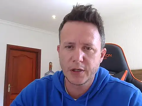 TroyDieselXXX webcam