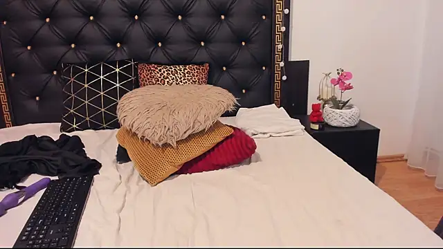 PreciousAillyn webcam