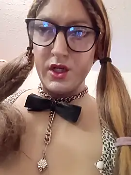 sissytrapdolly24 webcam