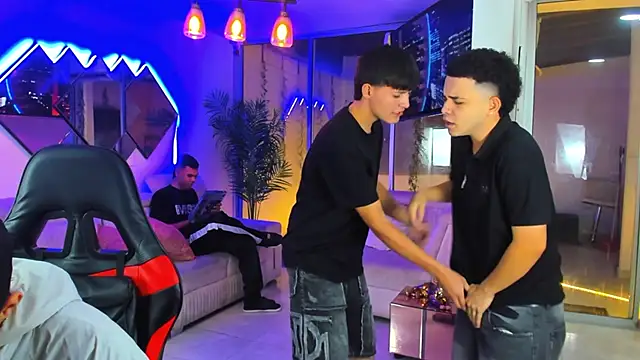 Houseofwarrios webcam