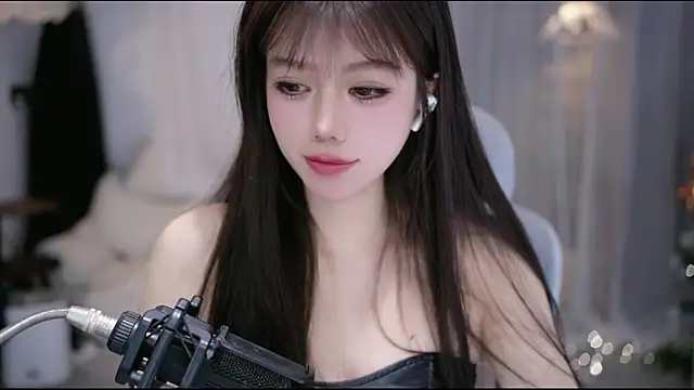 Cecily Stripchat cam model