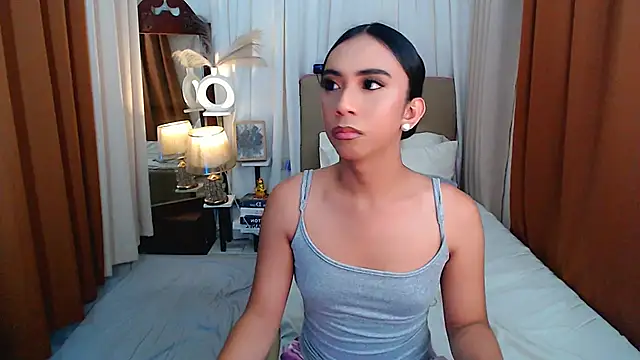 scarlet_smith7 (T teen) - all eyes on me