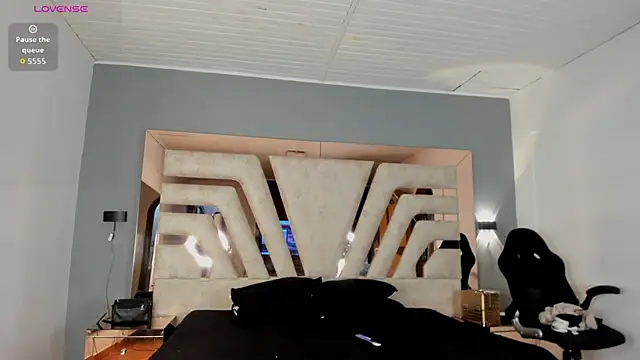 REINA_ADAHARA's live cam