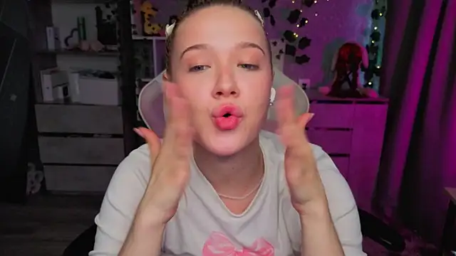 luna_cross - Luna_cross's free webcam - UK Sex Cams